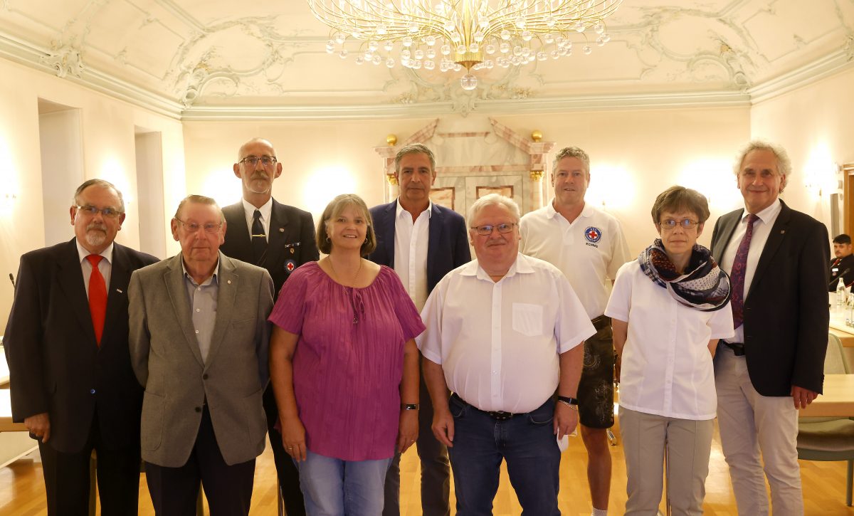 Ehrung BRK Mitglieder Landrat
