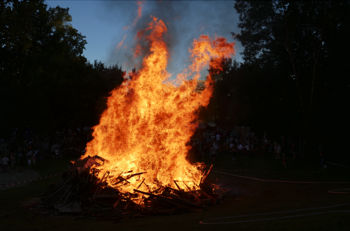 ne-neufahrn-johannisfeuer-2022